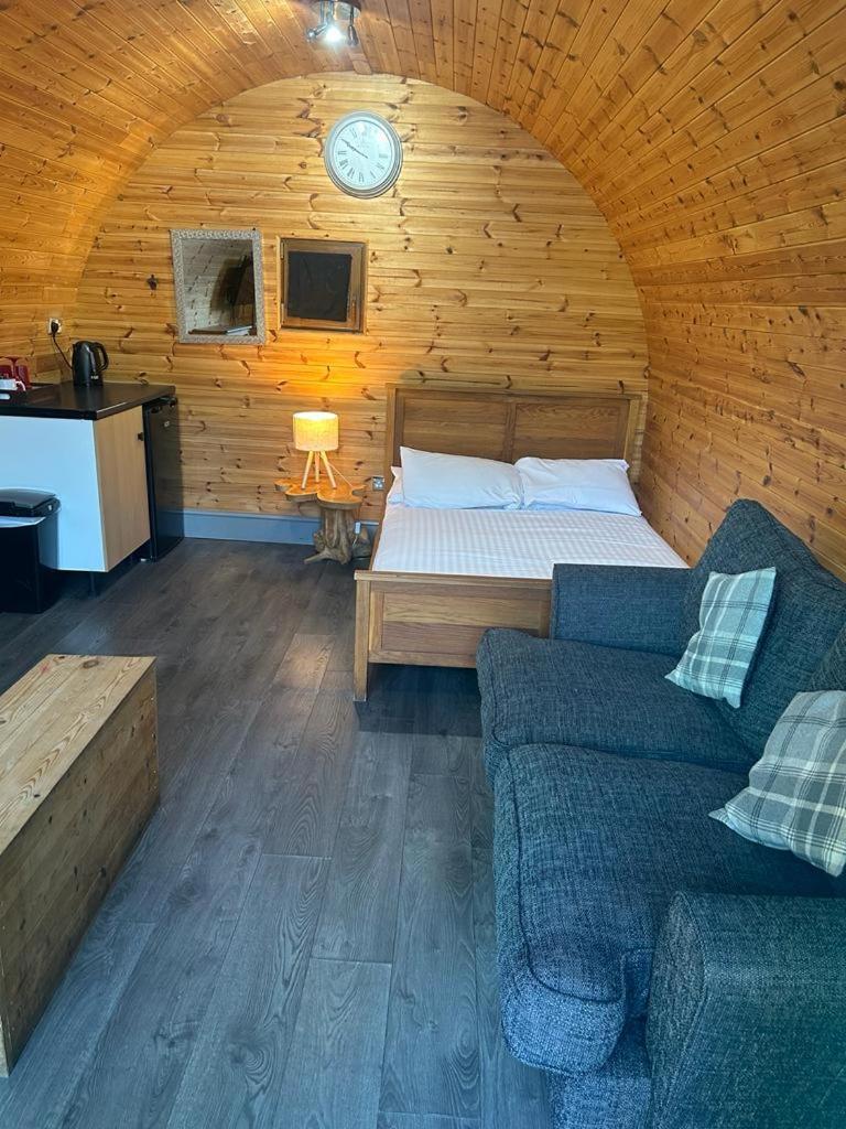 Hotel Original Glamping Pod With Hot Tub à Frodsham Extérieur photo